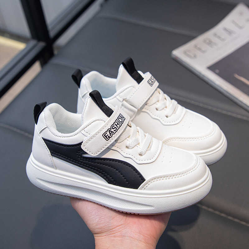 Athletic Outdoor Childrens board mens womens sports spring and autumn new styles white versatile thick soled boys casual shoes C260130