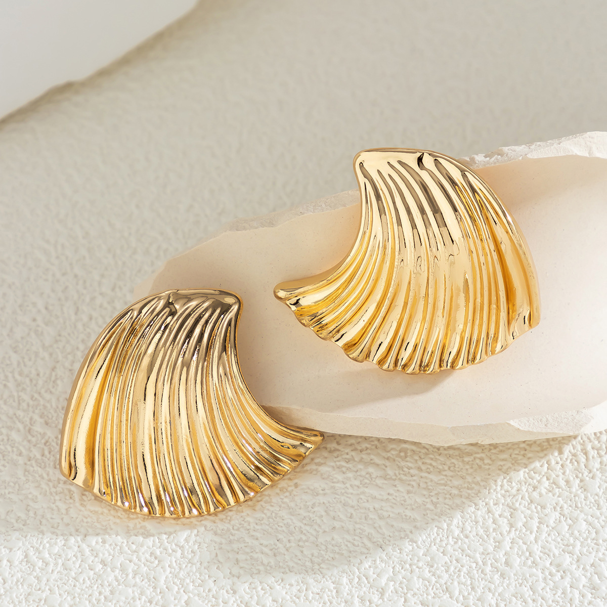 Jewelry metal shell ocean style niche versatile cold and indifferent stripe earrings for women