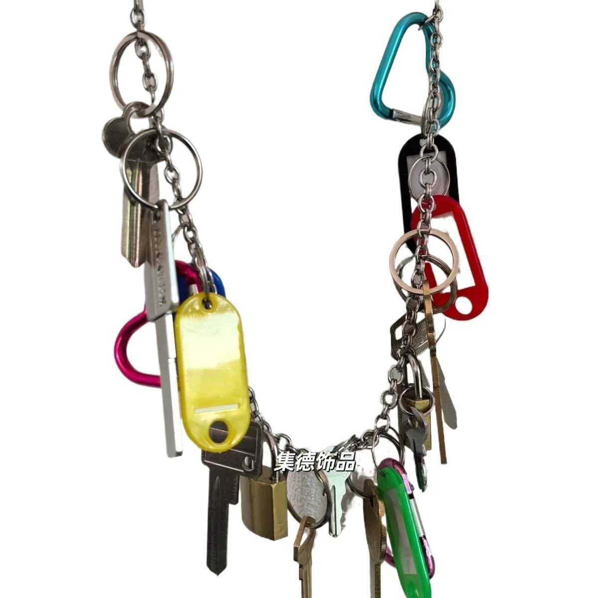 Keychains Lanyards 2024 New Super Complex Metal Keychain Womens French Trend Bag Pendant Accessories Matching Personalized Home Decoration Y2408264LEE