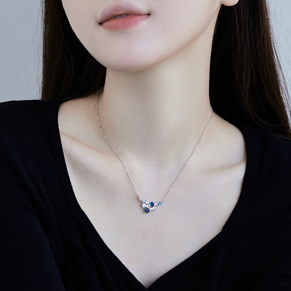 Japanese and Korean Light Necklace Women's Fashion Versatile Collar Chain Irregular Inlaid Blue Zircon Pendant Sier Ornament
