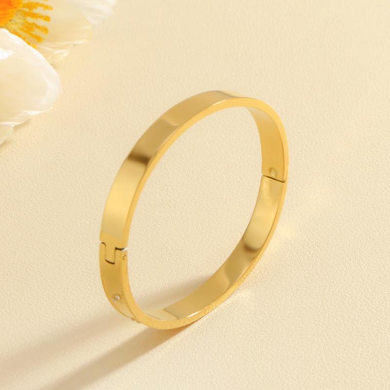 Bangle Four-leaf Clover With Diamonds Decorated Elegant And Delicate Style Women's Fashion Bracelet Suitable For Daily Giving