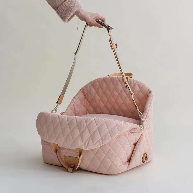 New Style Casual Fashion Luxury Pet Dog Cat Carrying Tote Bag Dog Car Carrier Booster Seat Pet Carriers 82A