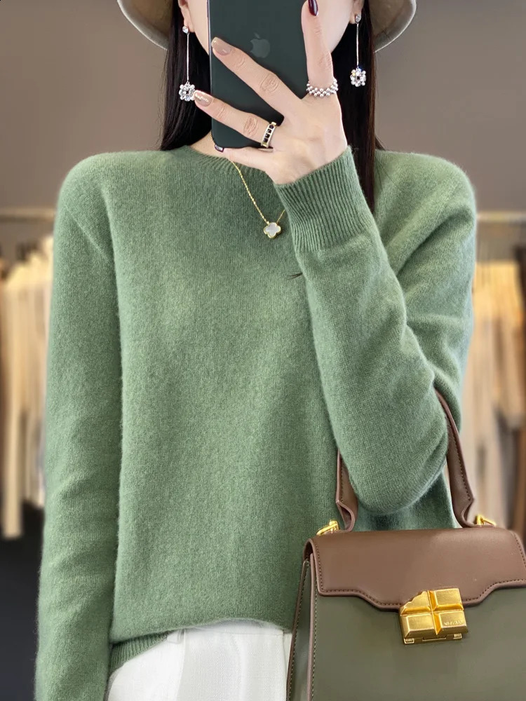 Long sleeved womens sweater with O-ring zipper autumn and winter 100% Merino wool basic solid knitted fabric womens dress bottom shirt top 240826