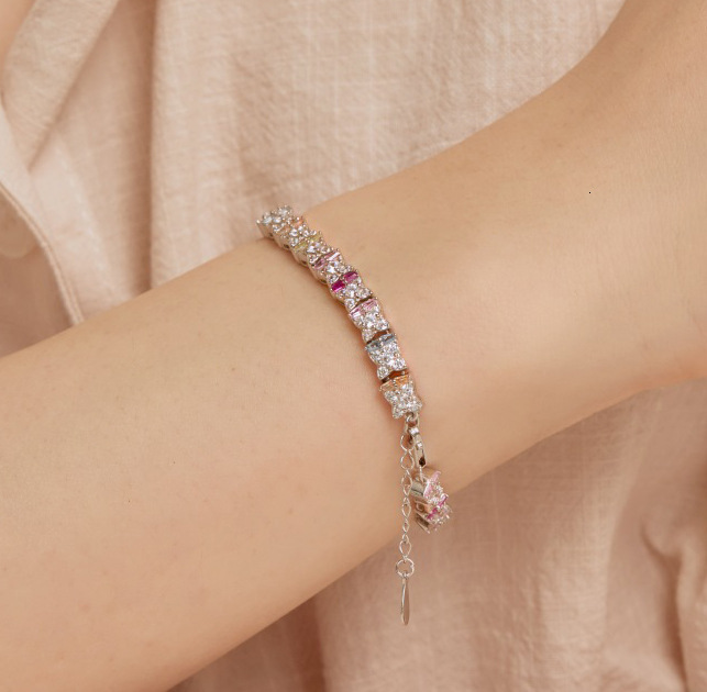 New S Pure Sier Bracelet, Exquisite Colored Zirconia Inlaid with Full Diamond, Fashionable and Versatile Design, Women's Batch