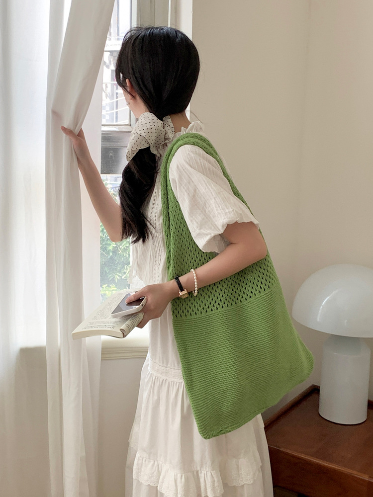 2025 Designer Large 3 2024 Knitted Capacity Tote Shoulder Bag Cross border Bags Versatile Handbag