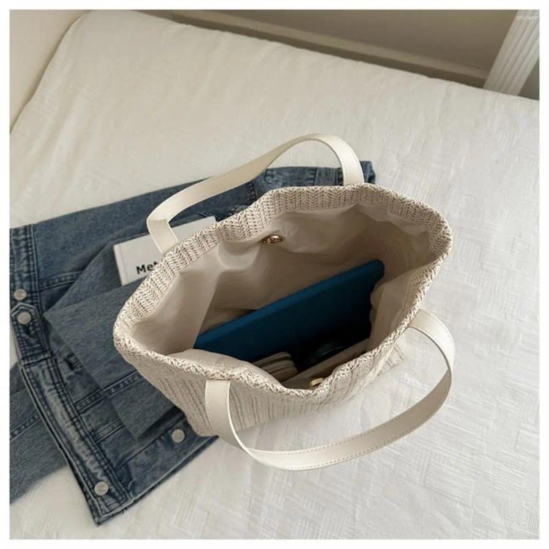 Free Shipping Totes Casual Straw Shoulder Bags Handmade Braid Large Capacity Handbags Rattan Bohemian Tote For Summer Designer Bag Luxury Bag Tote Bag