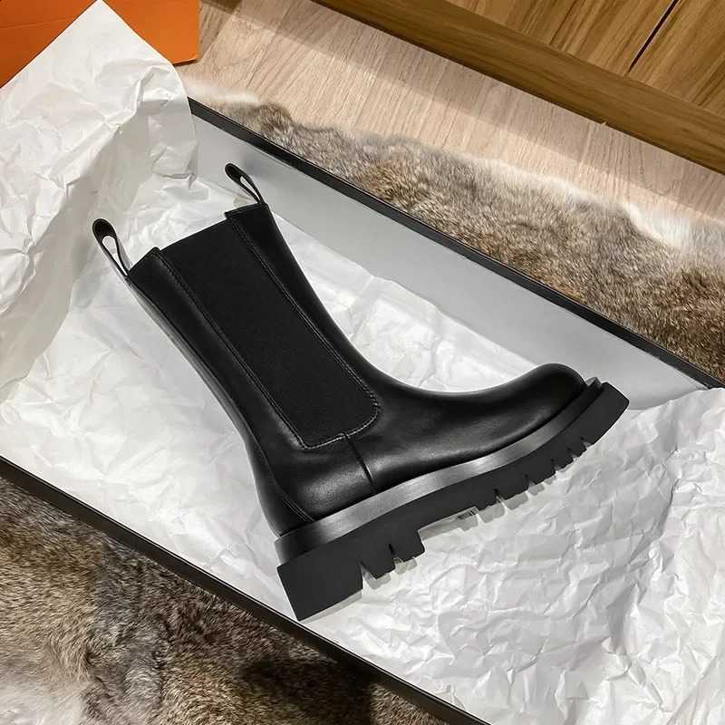 Classic Chelsea Boots Womens Black Ankle Boots Autumn Winter Shoes Leather Platform Short Boots Sliding Elastic Band 240824