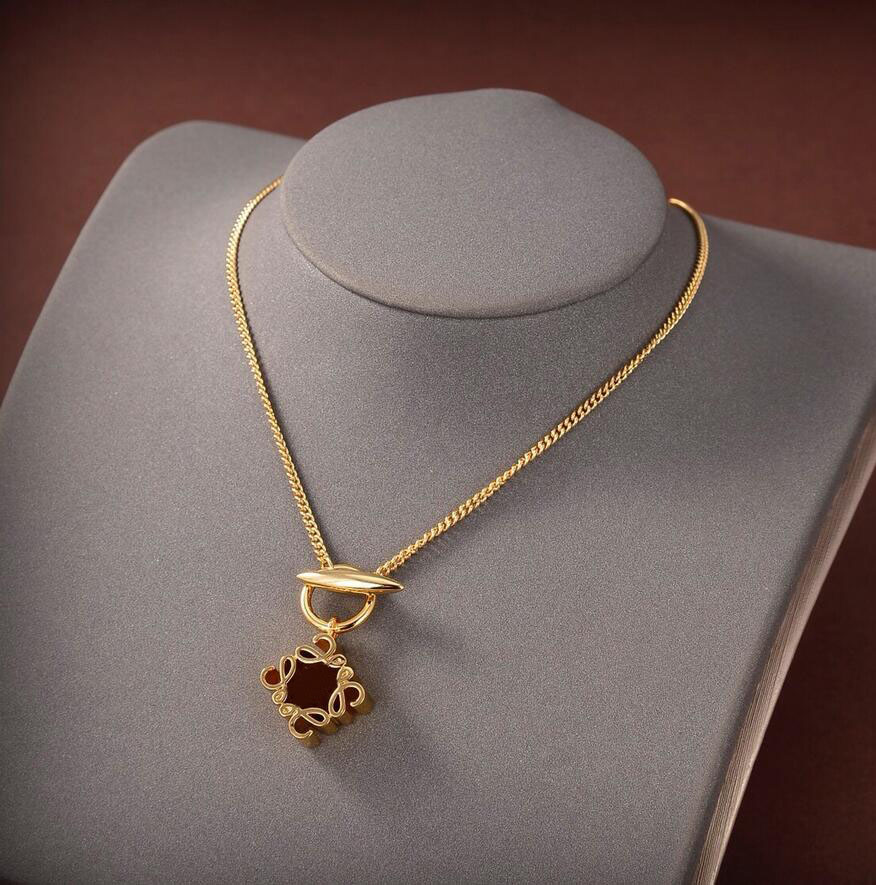 Fashion Designer Letter Pendant Necklaces Luxury Designer Necklace 18K Gold Plated Metal Brass Chain for Women Lovers Gift Classic Quality Jewelry