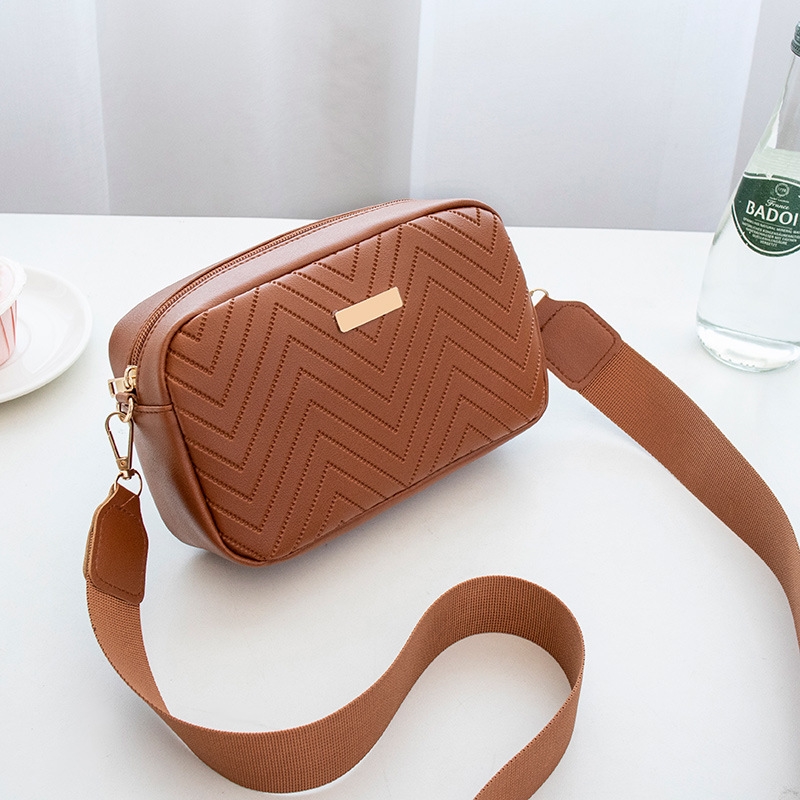 Women's Bag 2024 New wavy small square bag Embossed Camera Bag Casual shoulder bag