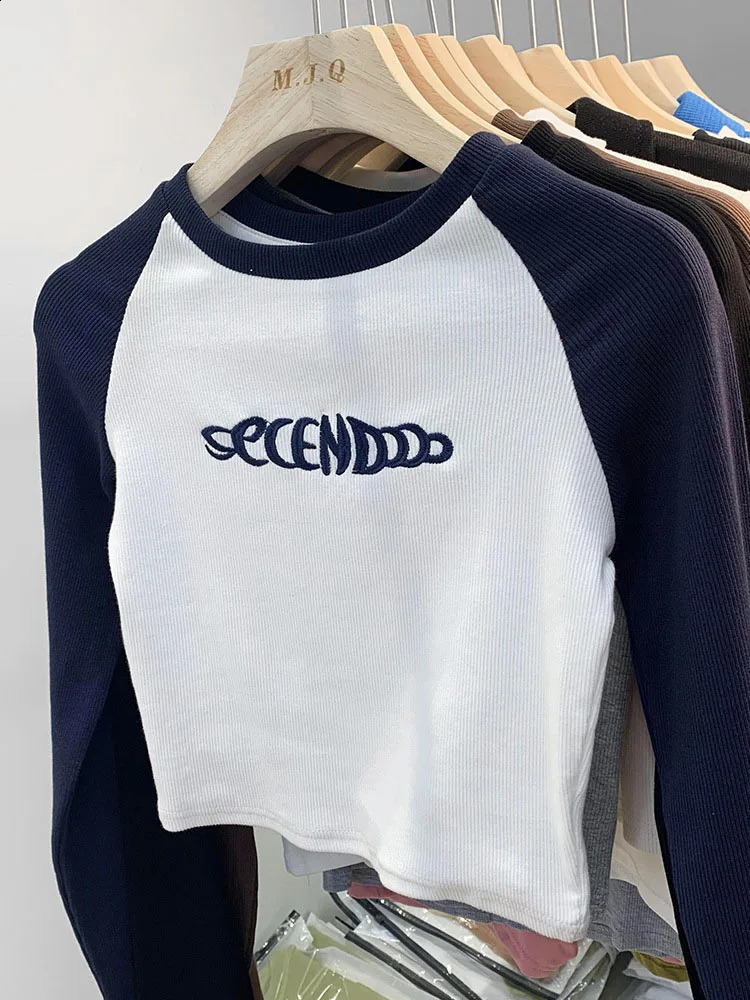 Letter printed T-shirt for womens spring long sleeved patched work top fashionable retro contrasting color crop top Kpop tight Y2K T-shirt 240826