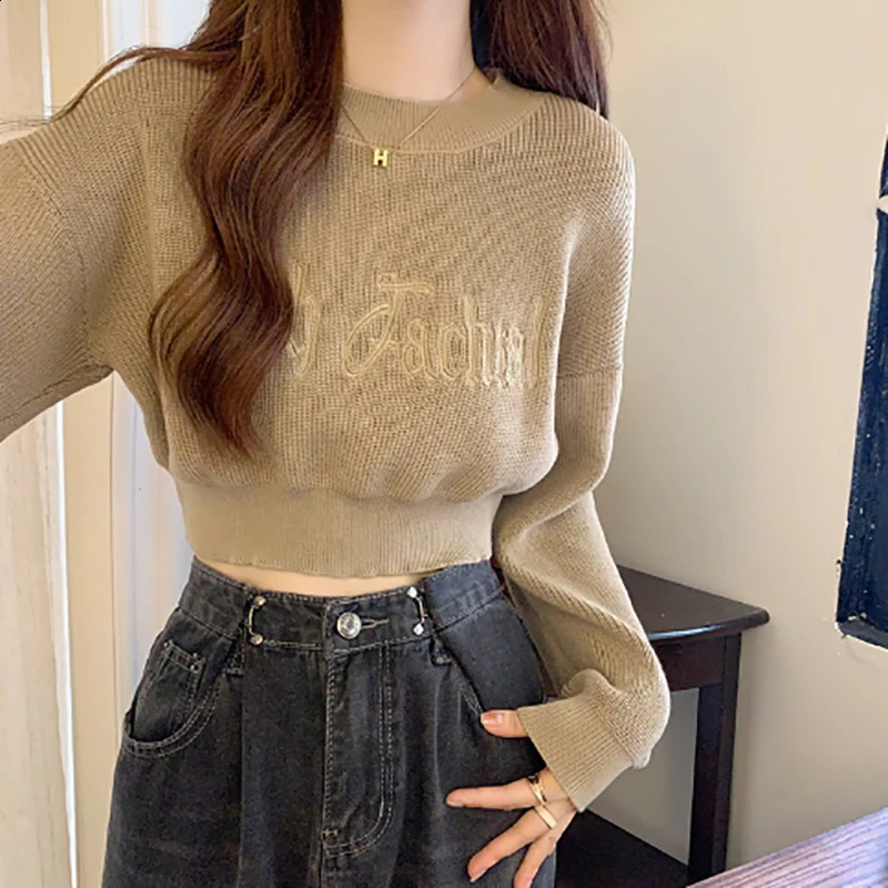 Autumn womens letter embroidered round neck long sleeved loose and sexy short knitted sweater 240826