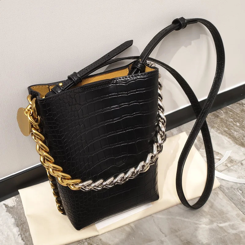 Classic Chain Shoulder Fashion Versatile Crossbody Womens Banquet Pattern Bucket Bag 240824 4