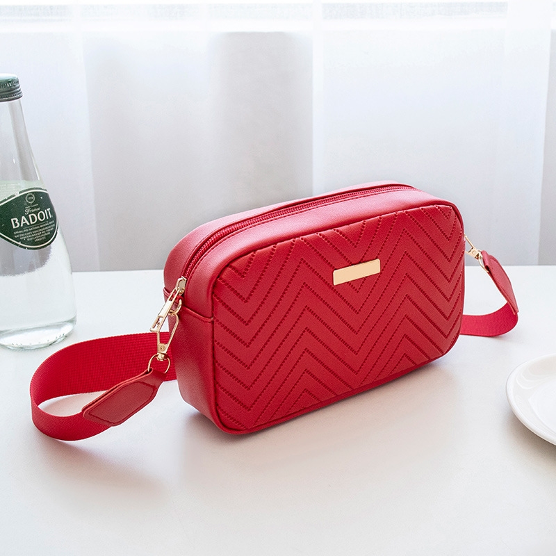 Women's Bag 2024 New wavy small square bag Embossed Camera Bag Casual shoulder bag