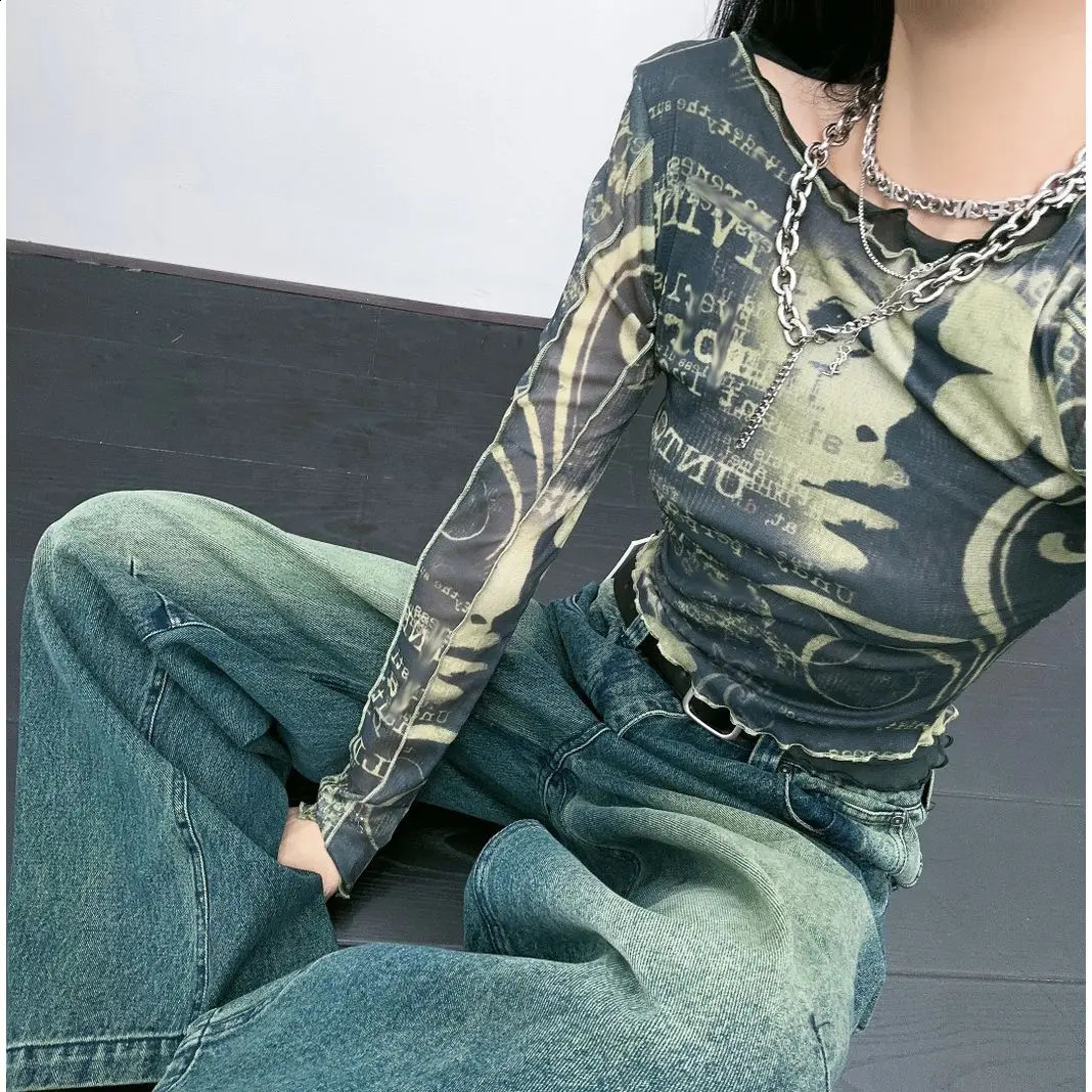 American retro graffiti printed mesh womens long sleeved T-shirt spicy slim fit elastic bottom shirt womens top 240826