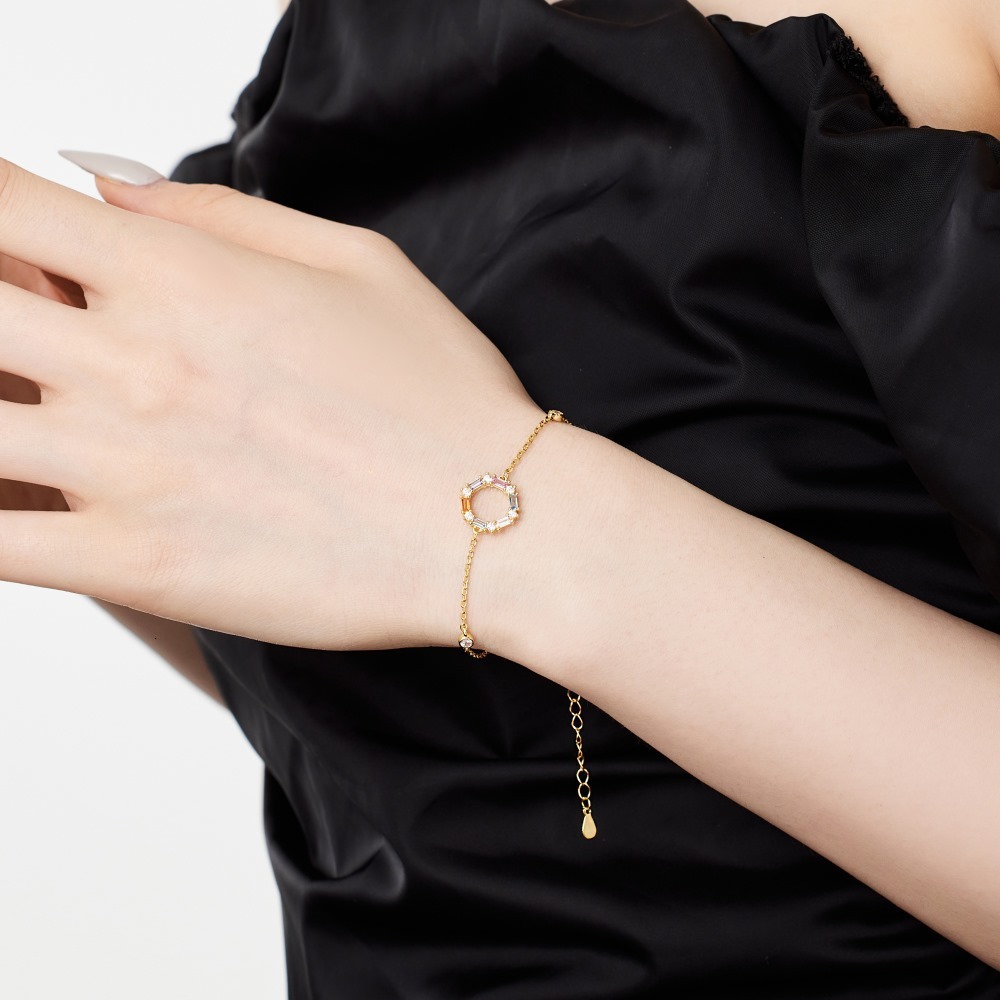 Japanese and Korean new product S pure sier bracelet a high-end feel. Colorful circular zircon design with ins style handmade accessories for women