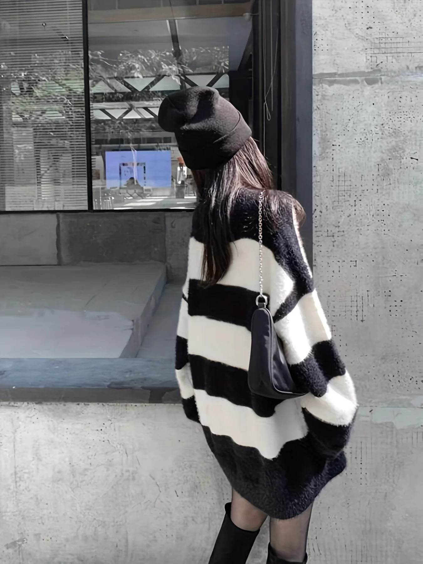 Womens retro casual loose black and white striped lazy knitted pullover sweater 240826