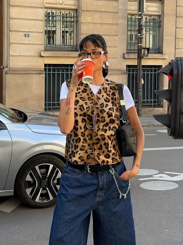 2024 Fashion Leopard Print Pin Buckle Vest For Women Elegant V Neck Sleeveless Slim Waistcoats Female Autumn Chic Streetwear 240826