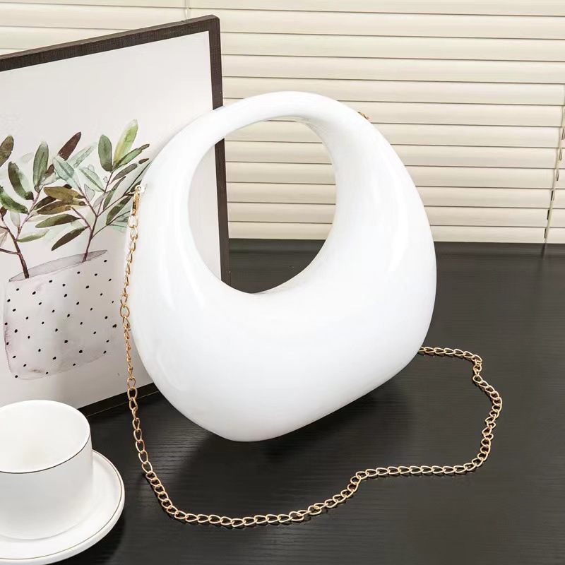 2024 New Transparent Crescent Acrylic Handbag, Celebrity Handbag, Makeup Banquet Women's Bag