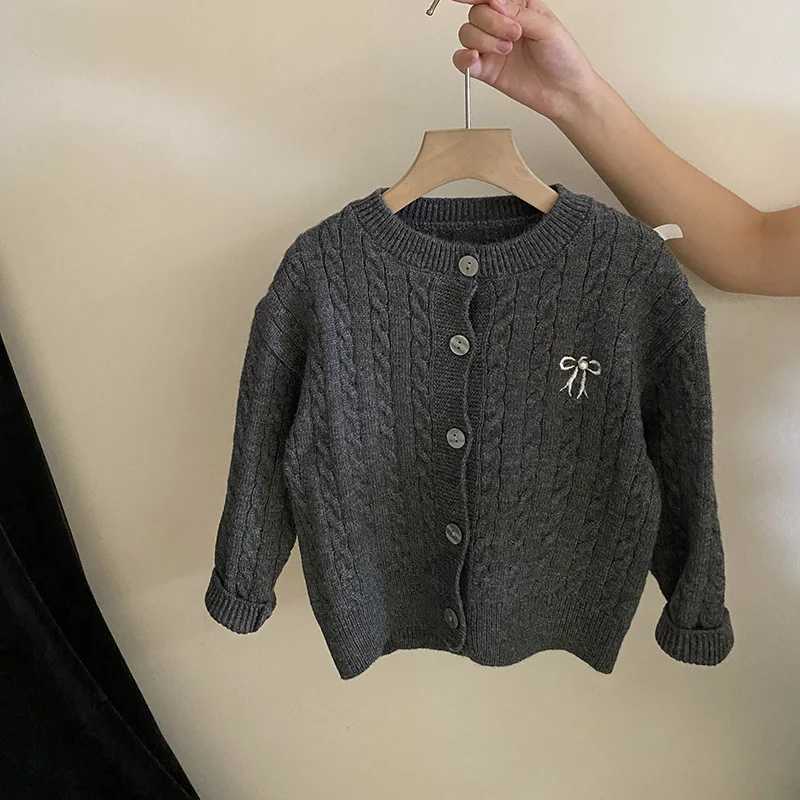 Sweater girl bow knitted cardigan wool sweater autumn new item pleated skiing 2024 childrens clothing sweet stripeW240824