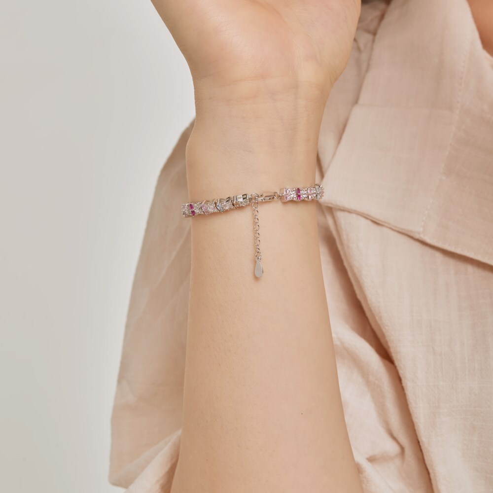 New S Pure Sier Bracelet, Exquisite Colored Zirconia Inlaid with Full Diamond, Fashionable and Versatile Design, Women's Batch
