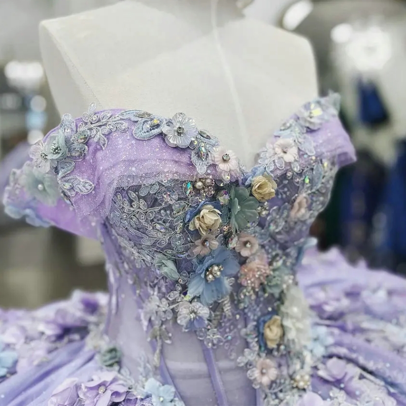 Lilac Illusion Off The Shoulder Ball Gown Quinceanera Dresses Glitter Crystal 3D ral Lace Sweet 16 Vestido De 15 Anos