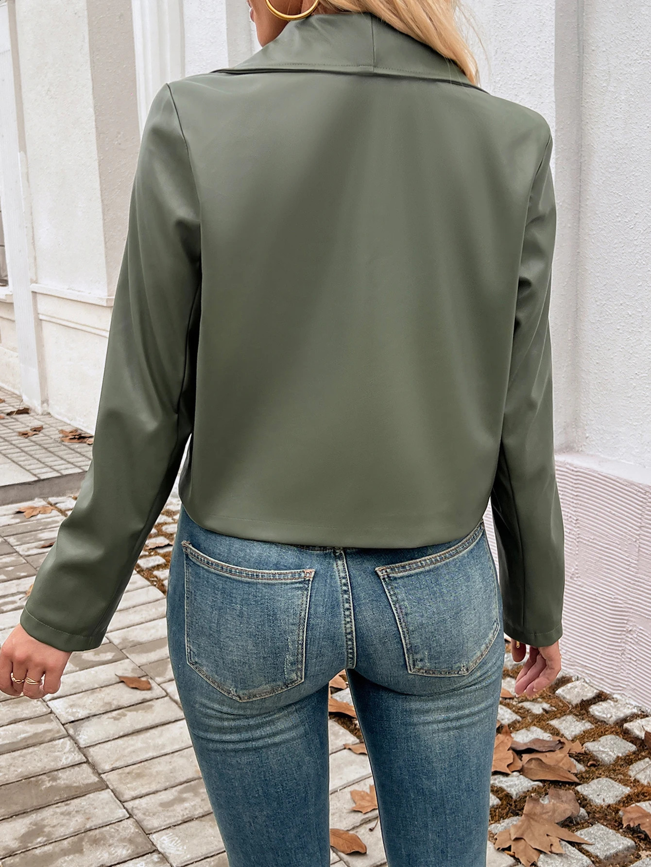 Fashionable womens earth green artificial PU leather jacket casual womens lapel zipper short leather jacket street motorcycle jacket 240827