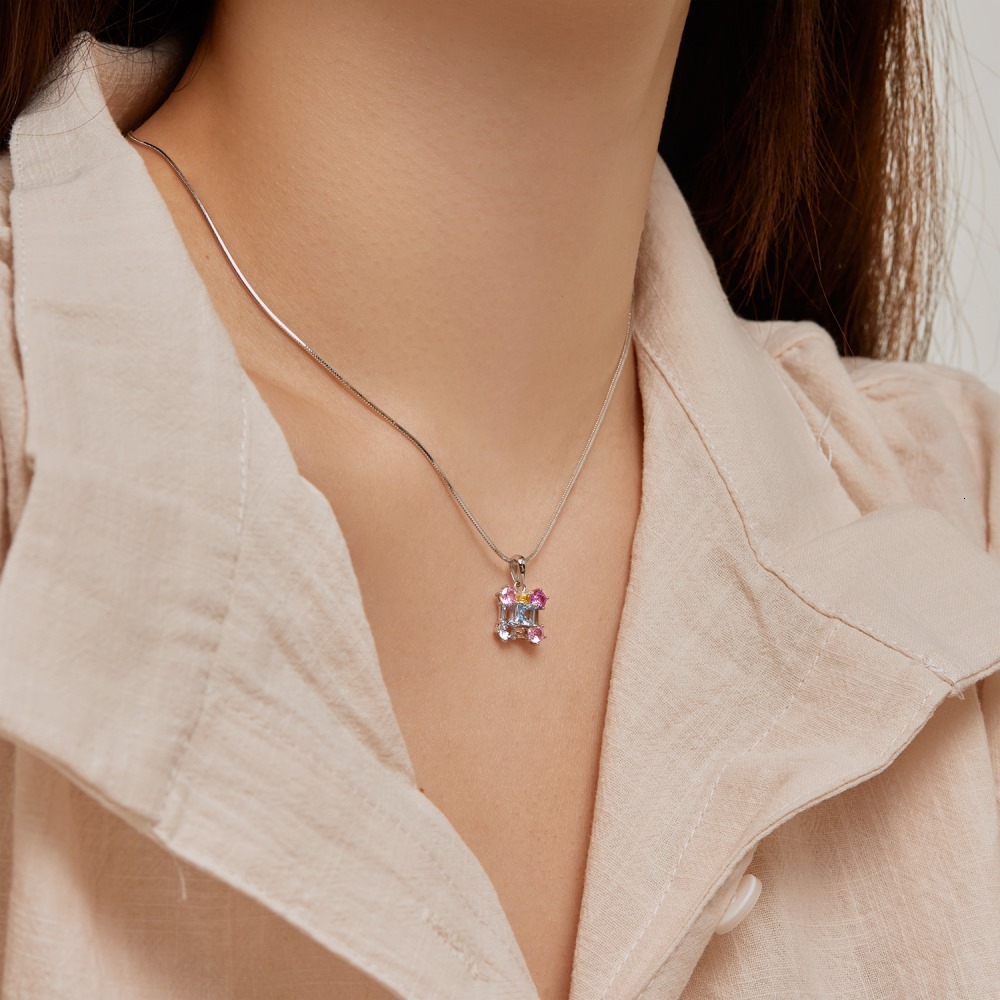 Korean version of new S sterling sier necklace with geometric colored zircon inlay and versatile design for women's snake bone chain