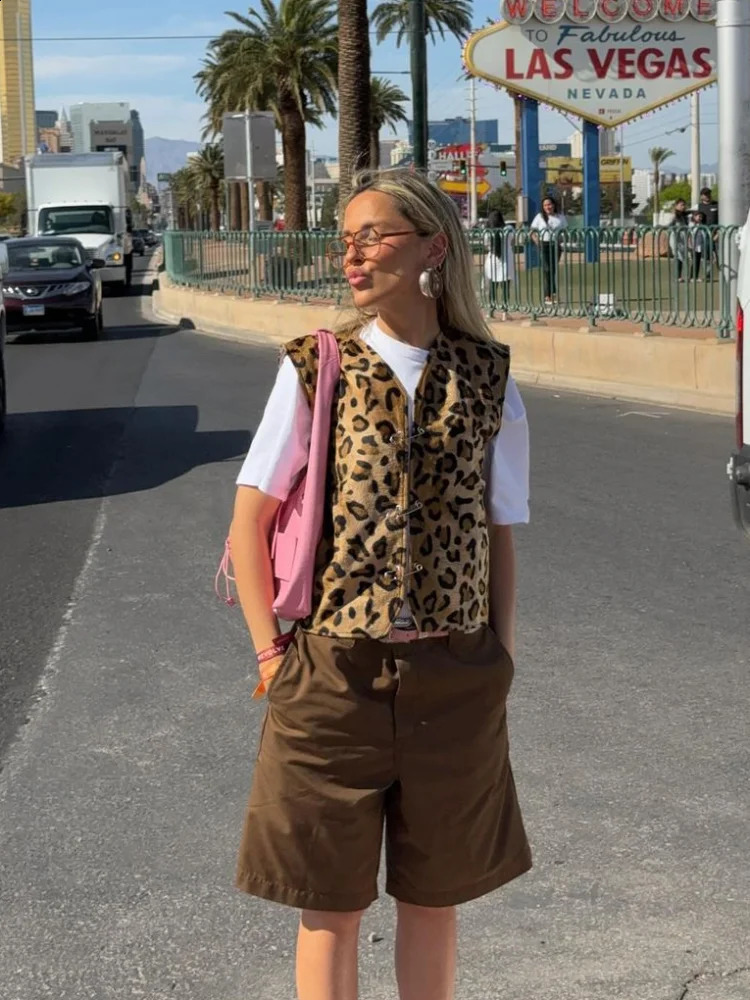 2024 Fashion Leopard Print Pin Buckle Vest For Women Elegant V Neck Sleeveless Slim Waistcoats Female Autumn Chic Streetwear 240826
