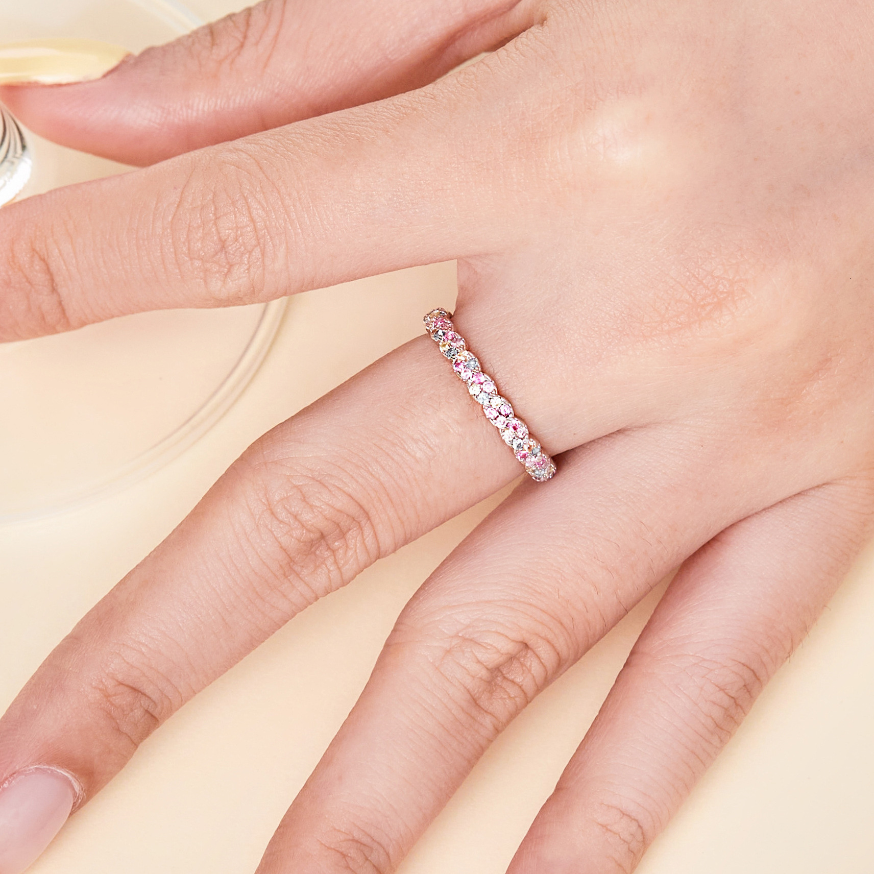 S pure sier with personalized high-end feel, colorful zircon diamond arrangement design, light temperament, closed ring