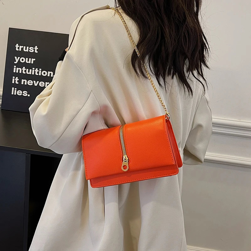 Gold hot Chain Shoulder Bag for Women - Pu Leather Satchel with Crossbody Strap