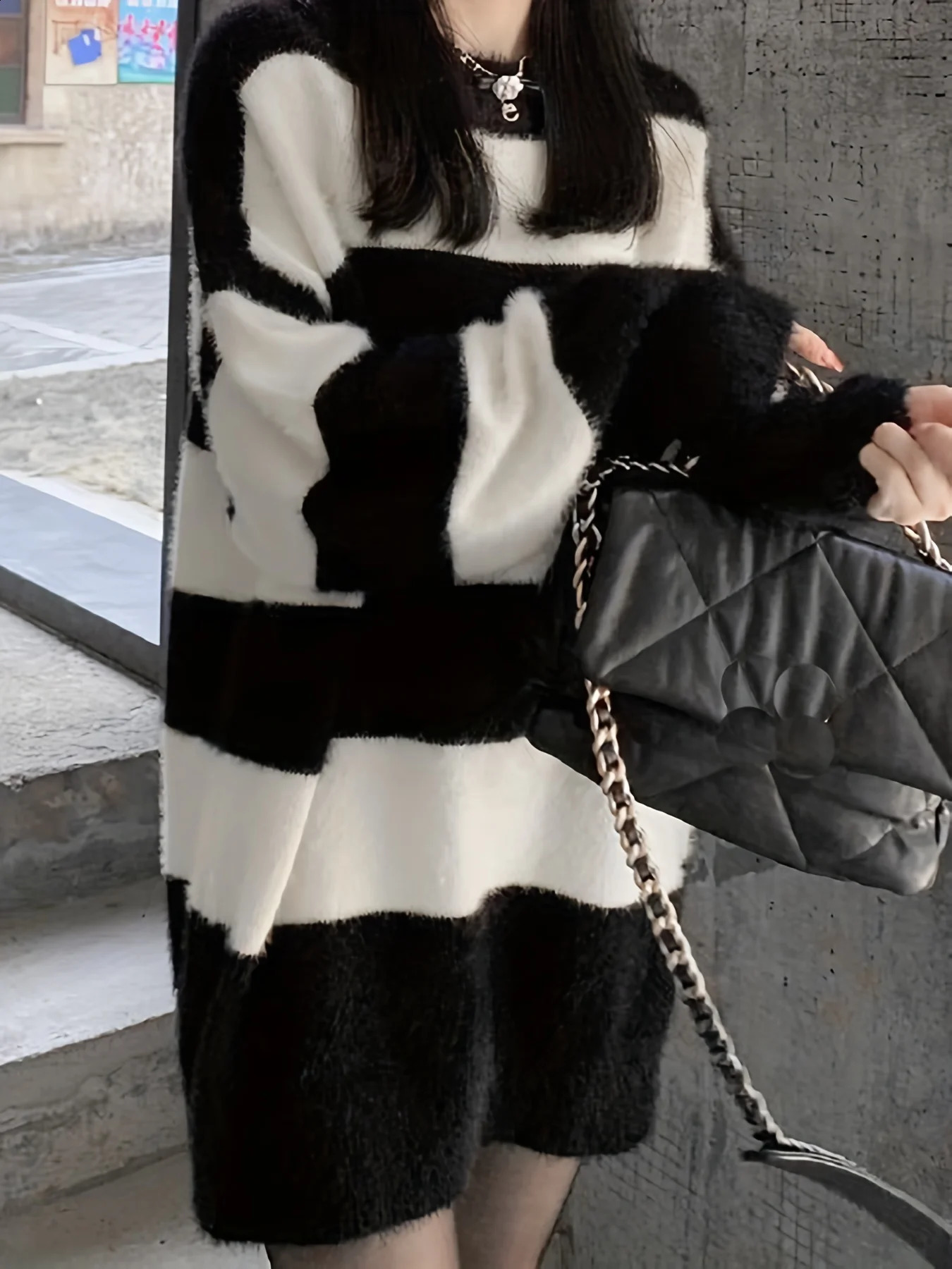 Womens retro casual loose black and white striped lazy knitted pullover sweater 240826