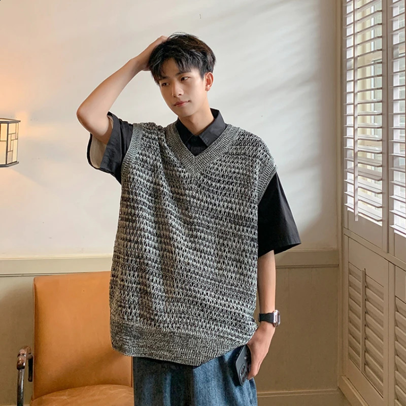 Sweater Vest Men Japanese Style Retro Couples All-match Thin Summer Fashion Loose V-neck Male Clothing Basic High Street Gothic 240824