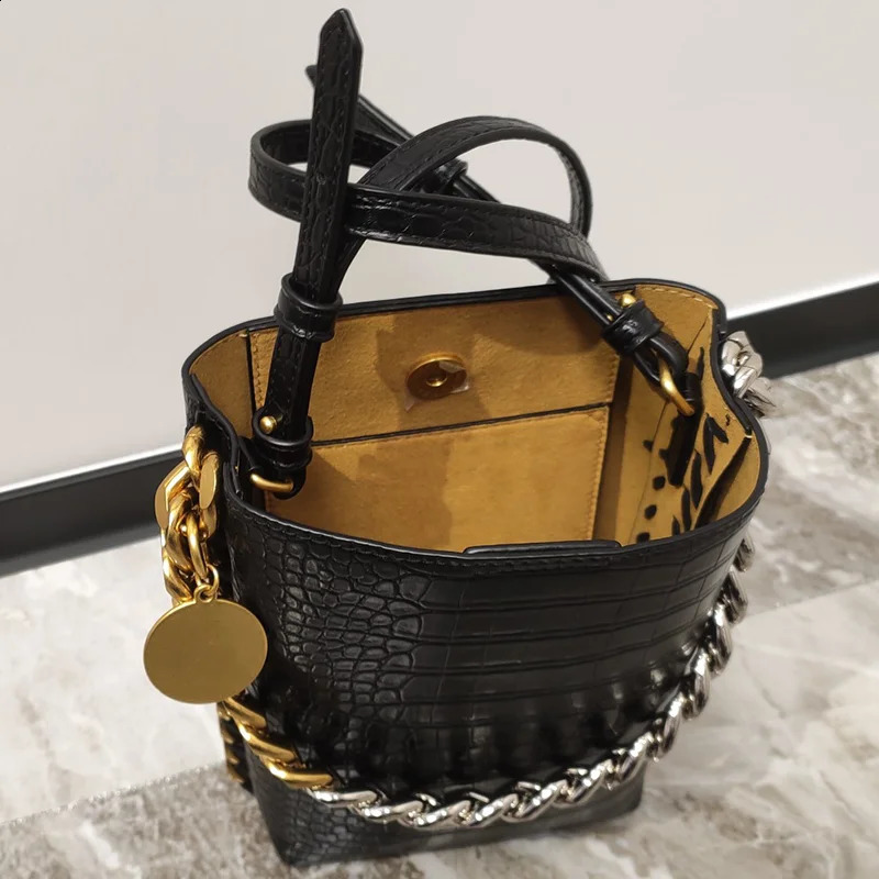 Classic Chain Shoulder Fashion Versatile Crossbody Womens Banquet Pattern Bucket Bag 240824 4