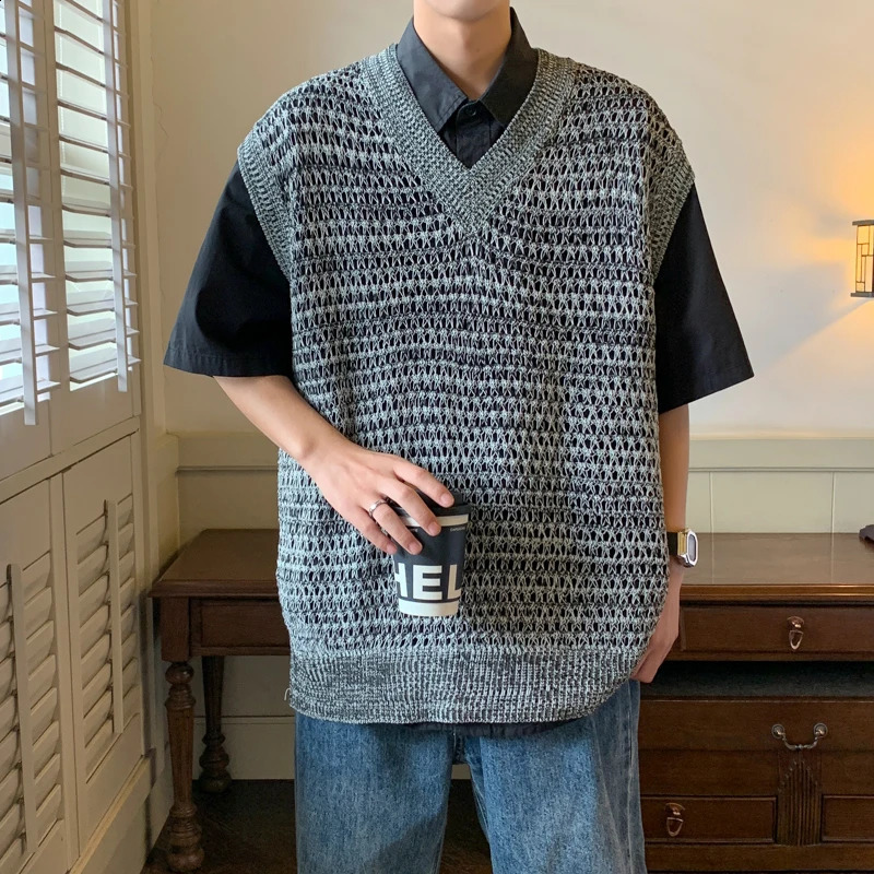 Sweater Vest Men Japanese Style Retro Couples All-match Thin Summer Fashion Loose V-neck Male Clothing Basic High Street Gothic 240824