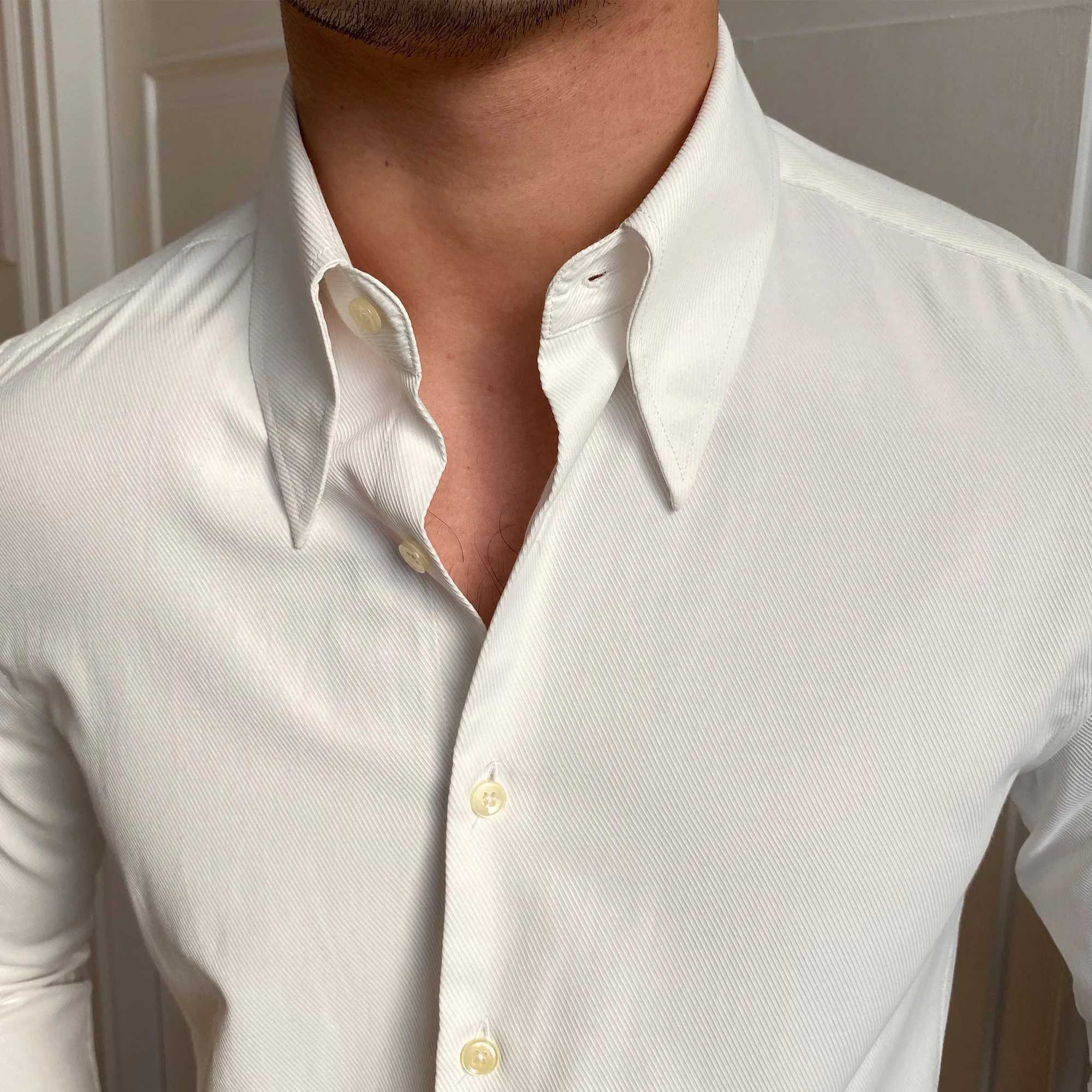 Spring casual British business shirt design British mens Cuban collar ultra-thin pure white shirt Camisa Social Masculina mens shirt M240826