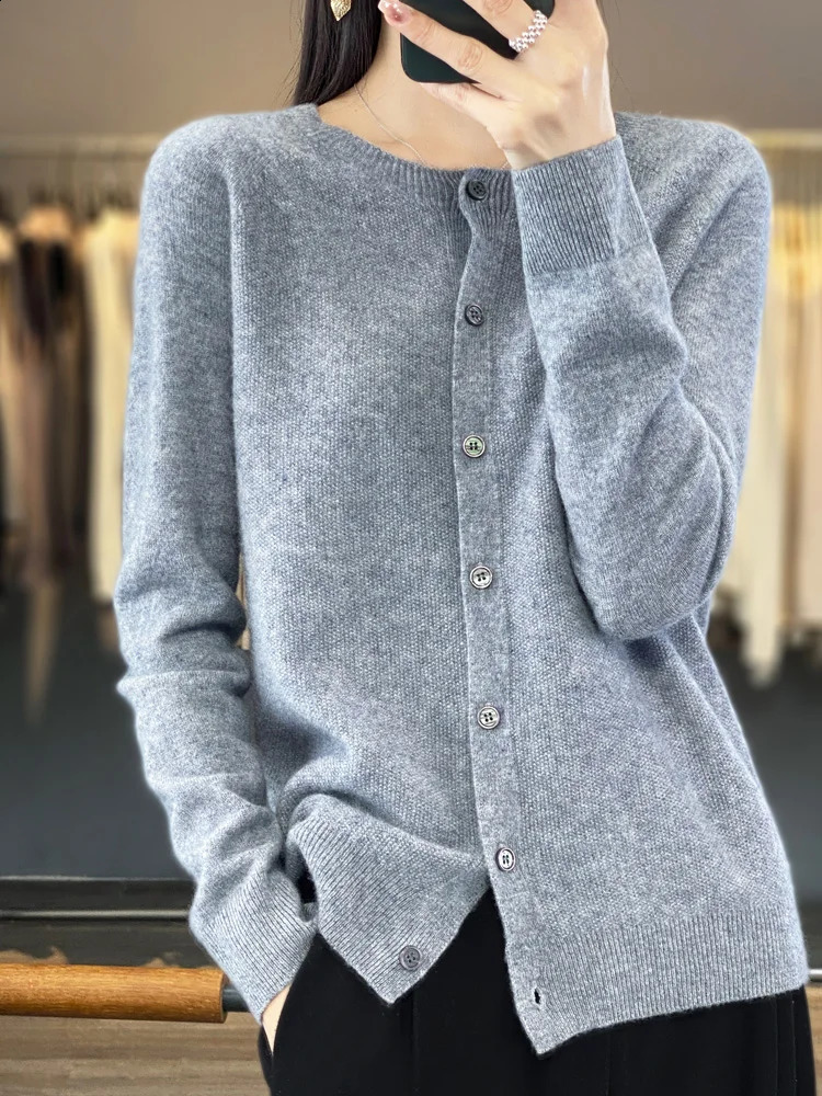 Long sleeved 100% Merino wool sweater cashmere cardigan spring and autumn womens Oneck knitted top fashionable basic 240826