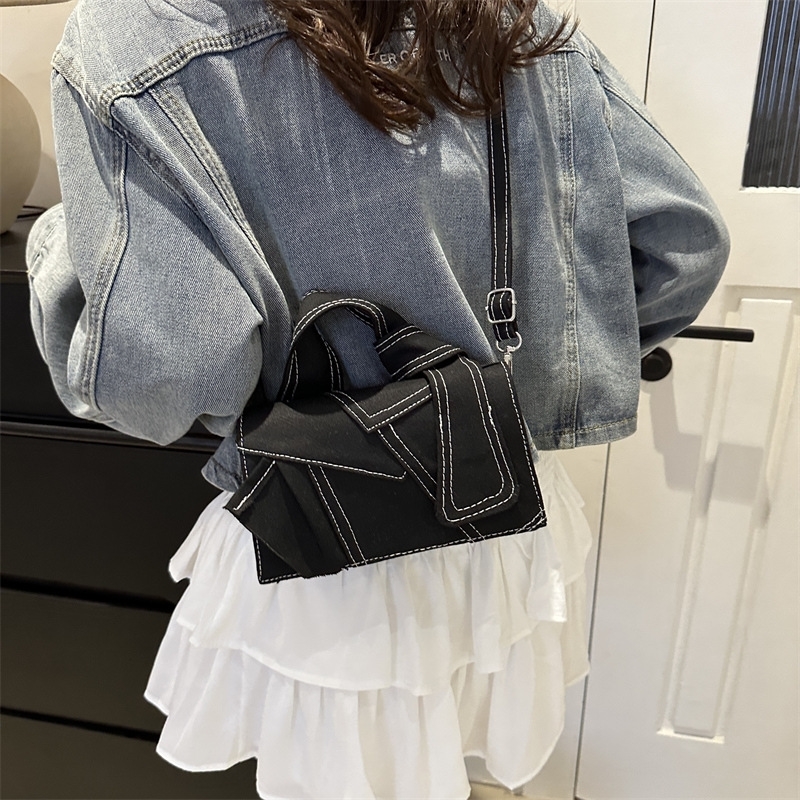 A Minimalist Vintage Mini Handbag Square Bag With Adjustable Long Shoulder Strap, Lightweight Crossbody Bag For Women's Daily Use