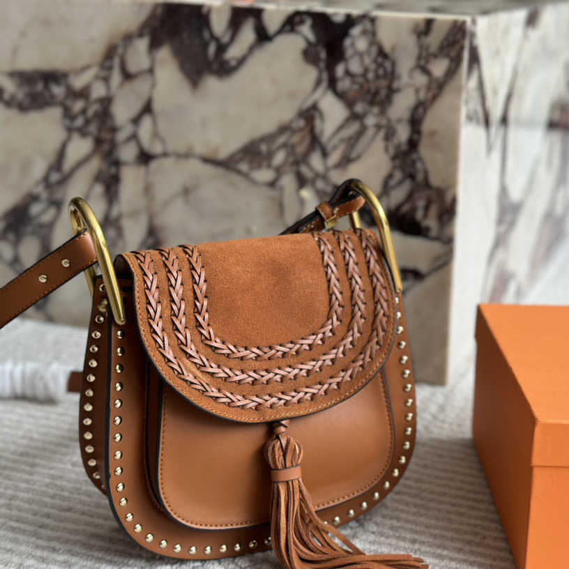 Designer bags suede saddle purse Messenger Purse luxurys tassels Crossbody Bags Evening Bag Fashion leather women bag 240815