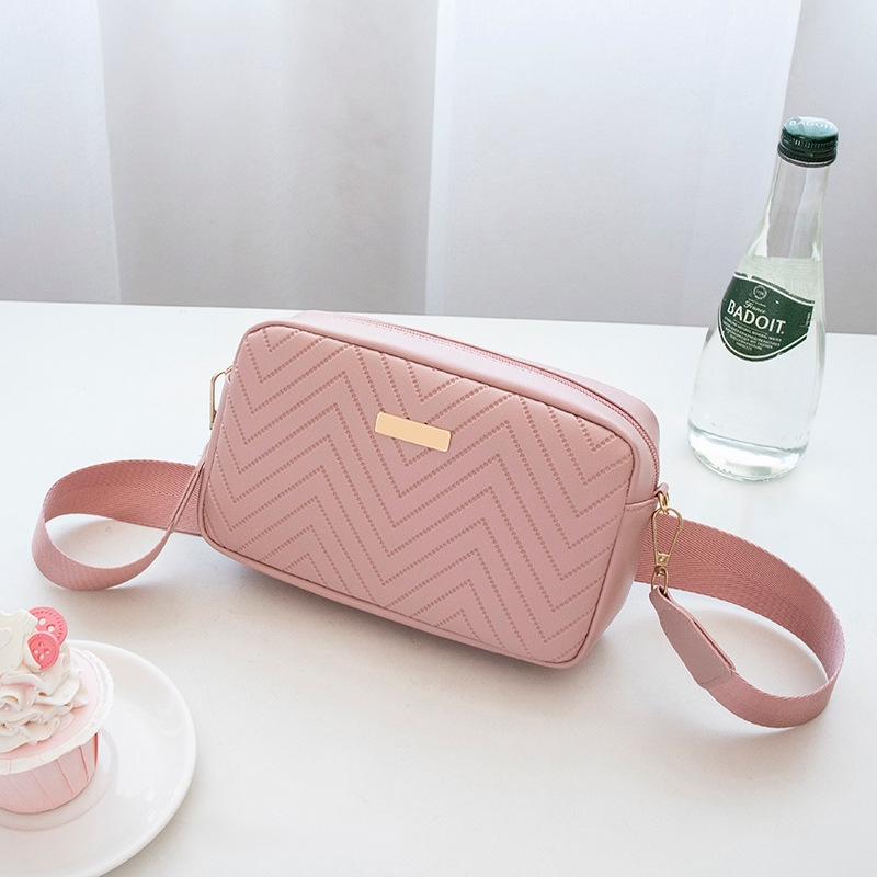 Women's Bag 2024 New wavy small square bag Embossed Camera Bag Casual shoulder bag
