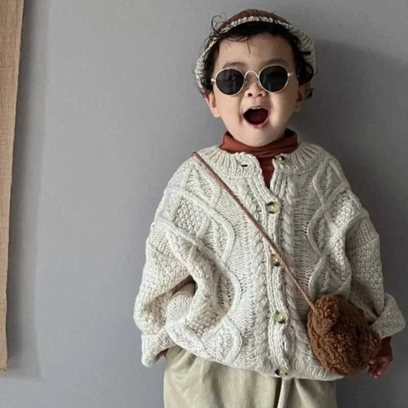 Baby sweater autumn and winter childrens clothing warm knit sweater for boys and girls Korean fashion childrens wool jacket single chest cardiganW2408