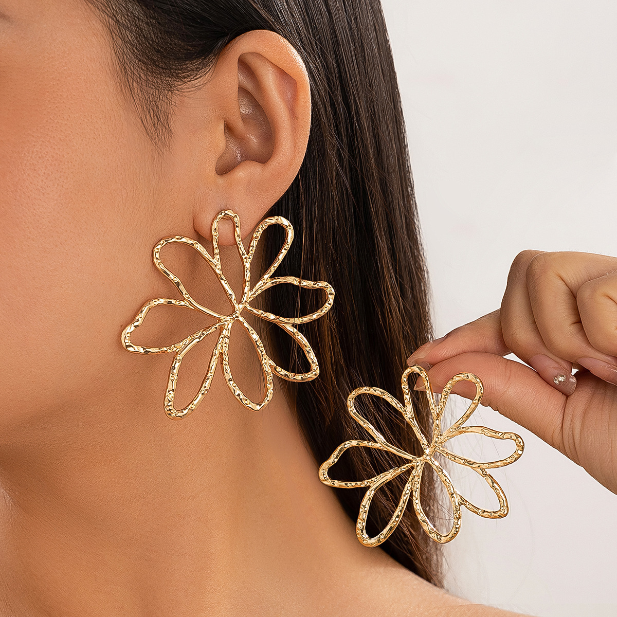 Exaggerated water droplets, flower punk metal earrings, women's sun, niche rhinestone earrings