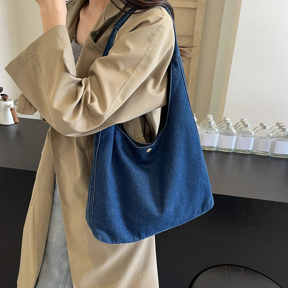 Womens jeans handbag large capacity denim casual solid color shopping bag womens daily commuting 240826