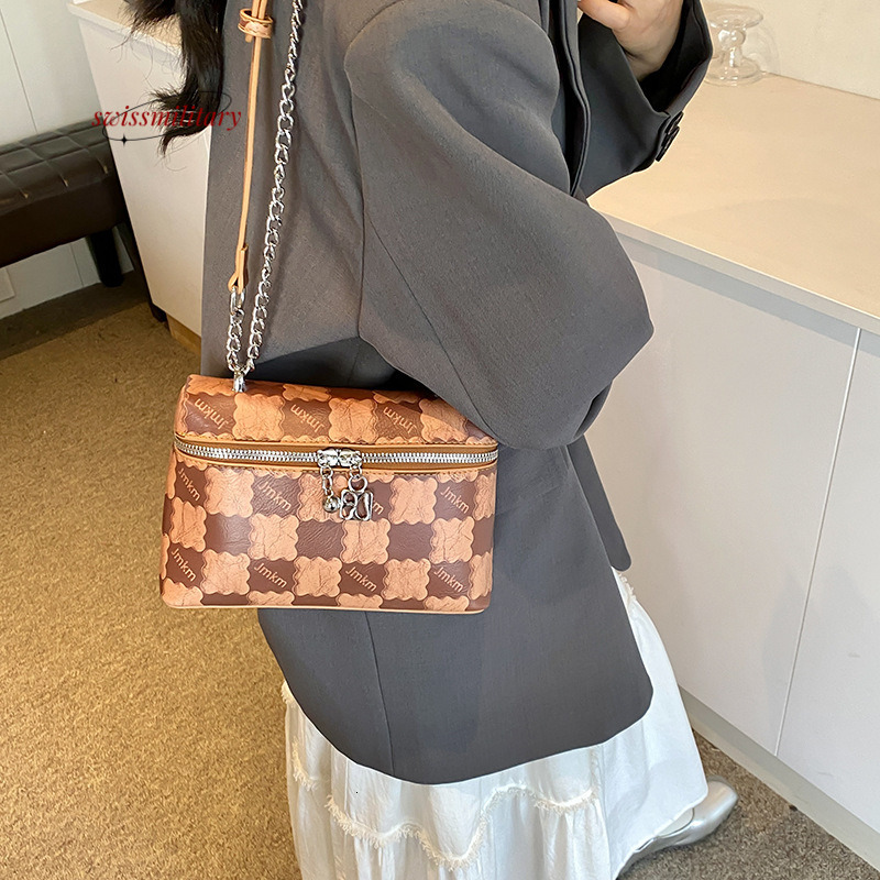 Swissmilitary New color blocking checkered for summer women 2024 small square high-end single shoulder crossbody bag, fashionable chain women's b