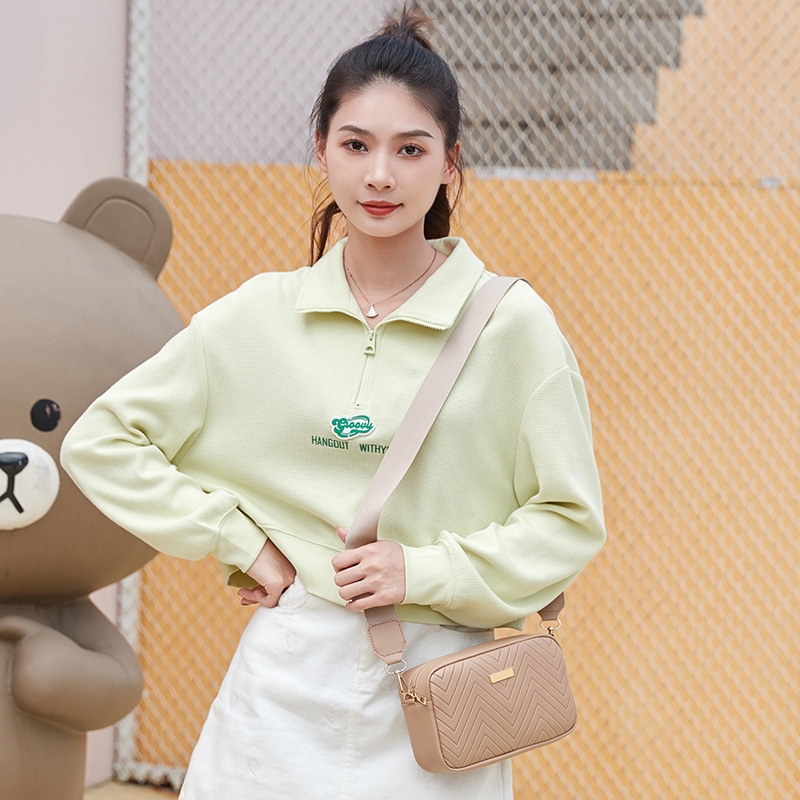 Women's Bag 2024 New wavy small square bag Embossed Camera Bag Casual shoulder bag