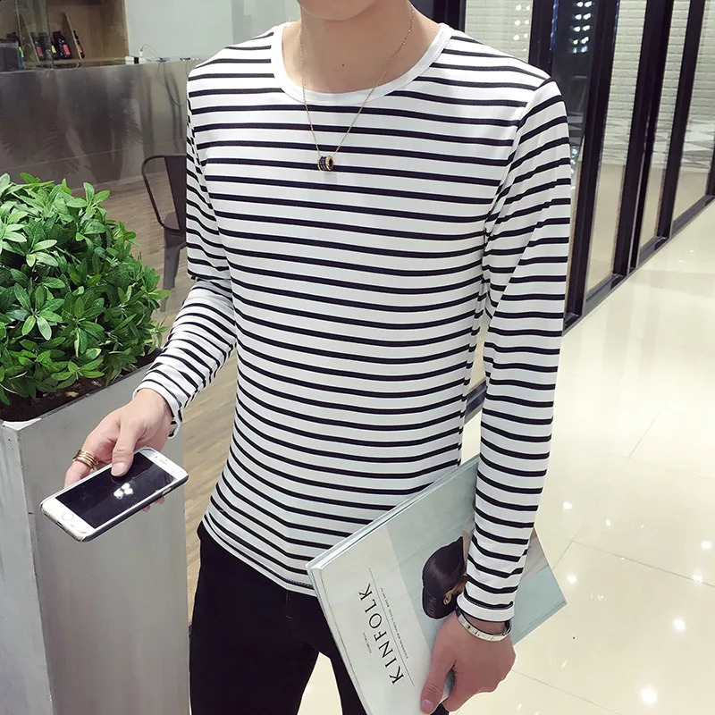 Striped T-shirt mens long sleeved fashionable black and white striped top mens Harajuku casual bottom shirt invisible underwear 240826