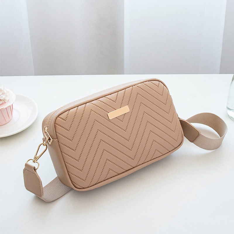 Women's Bag 2024 New wavy small square bag Embossed Camera Bag Casual shoulder bag