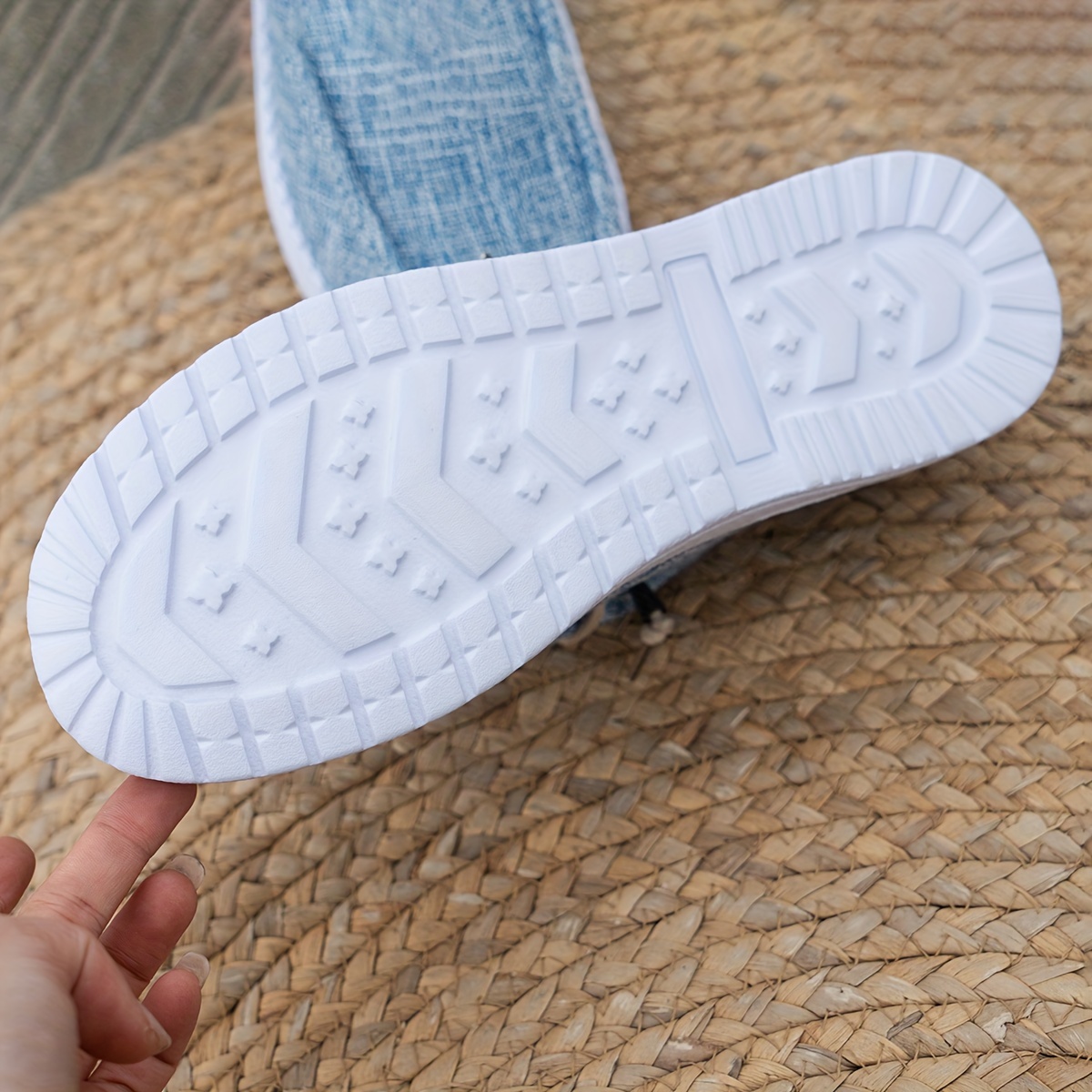 Women's solid color comfortable loafers, soft sole lightweight flat walking shoes sneakers, comfortable low top everyday shoes