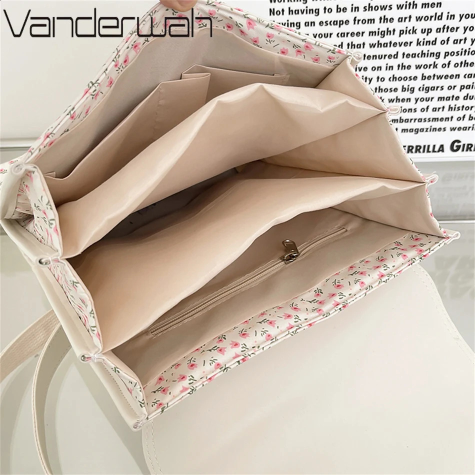 Womens Cute Flower Backpack Fashion Backpack Korean Rucksack Mochilas Kawaii Summer Style Backpack 240912