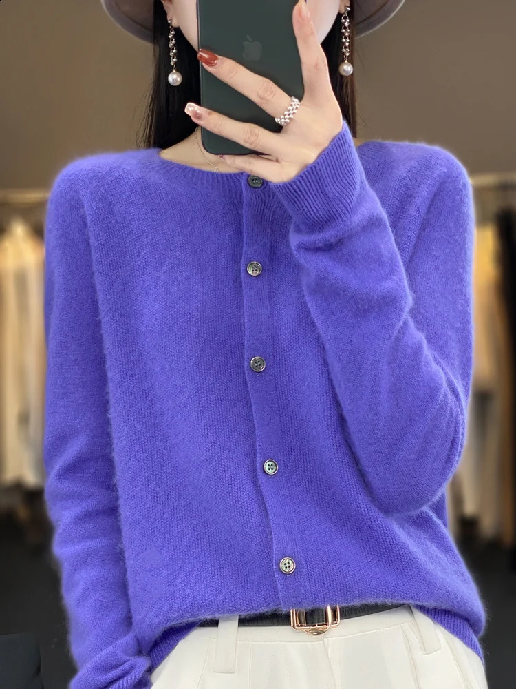 Long sleeved 100% Merino wool sweater cashmere cardigan spring and autumn womens Oneck knitted top fashionable basic 240826
