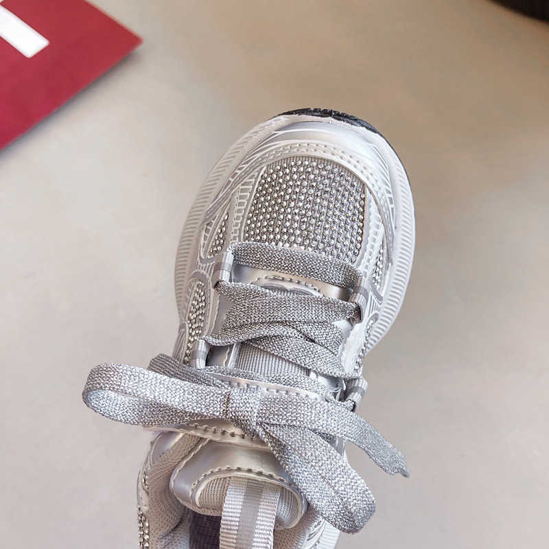 Athletic Outdoor Girls princess style sports 2024 autumn and winter new childrens casual running girls appearance dad shoes C260130